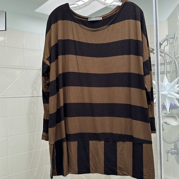Alembika wide striped brown/black tunic top. Great drape Bust 27.5 in pit to pit - Picture 1 of 5